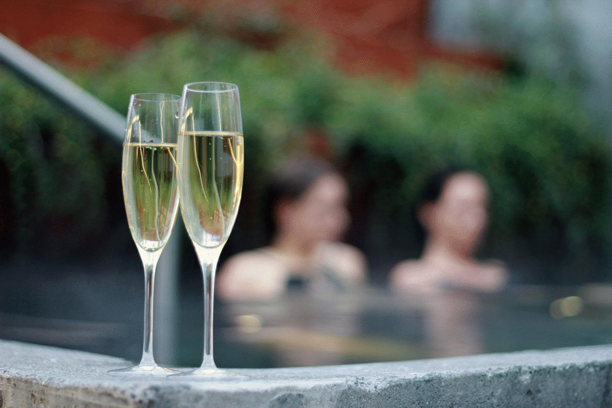 Spa & sparkling for two
